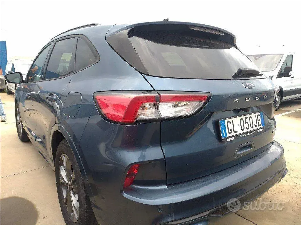Usata Ford Kuga ST-Line X 225 CV (165 kW) 2023 Grigio SUV
