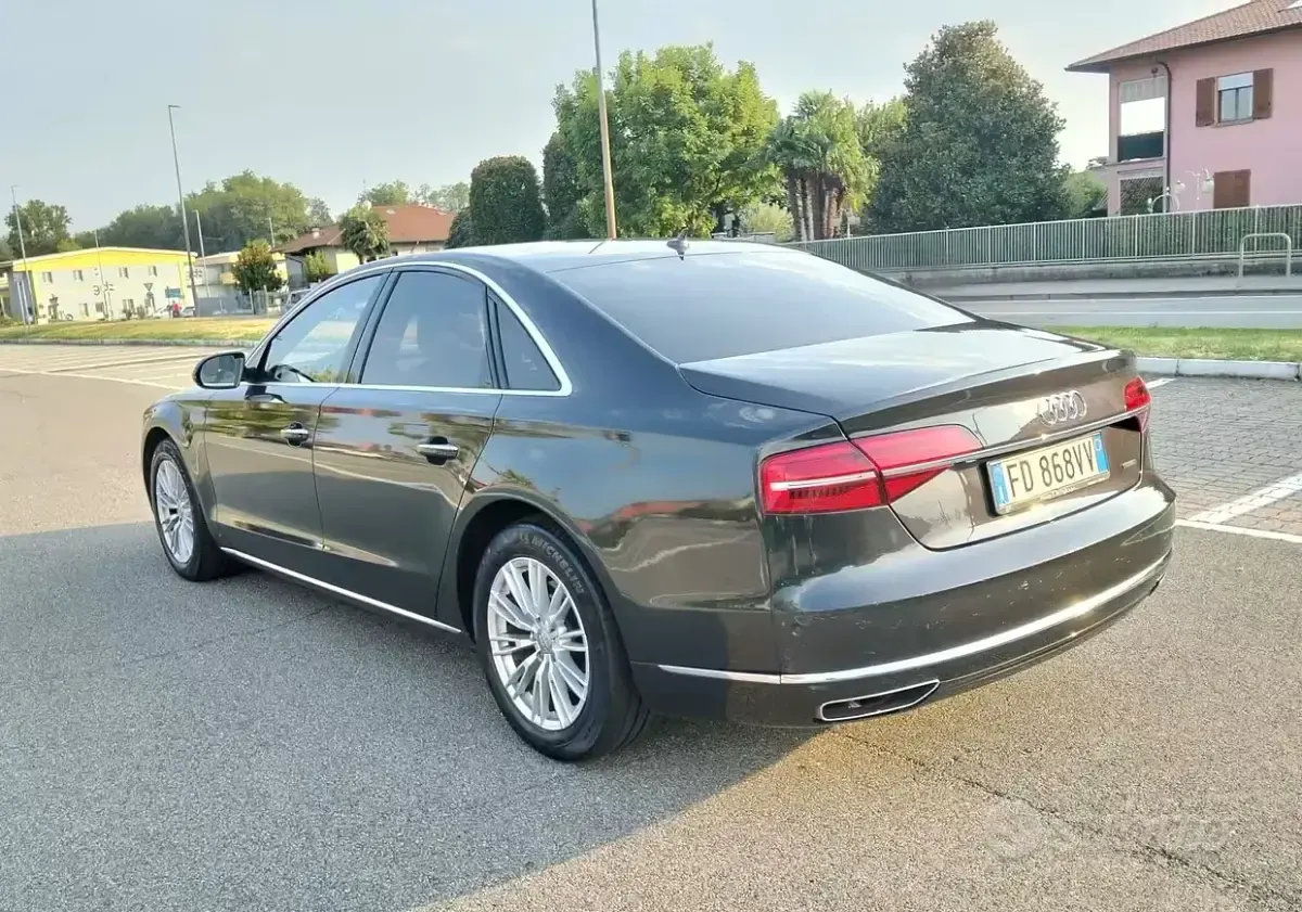 Usata Audi A8 262 CV (192 kW) 2016 Grigio Berlina