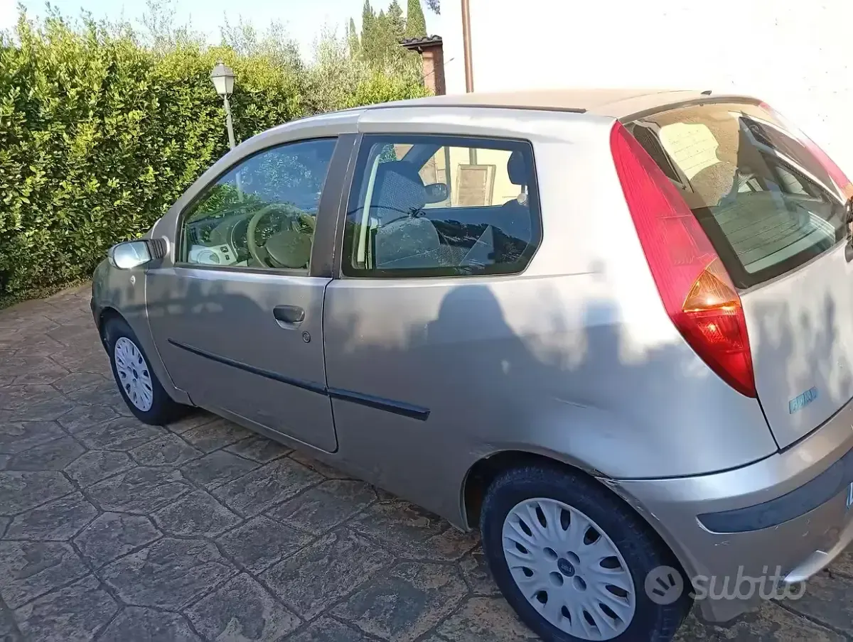 Usata Fiat Punto 80 CV (58 kW) 2000 Grigio Utilitaria