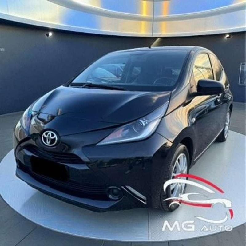 Nero Usata 2018 Toyota Aygo X-wave Due volumi | 8400 € (Ottimo prezzo) - Immagine 1/4