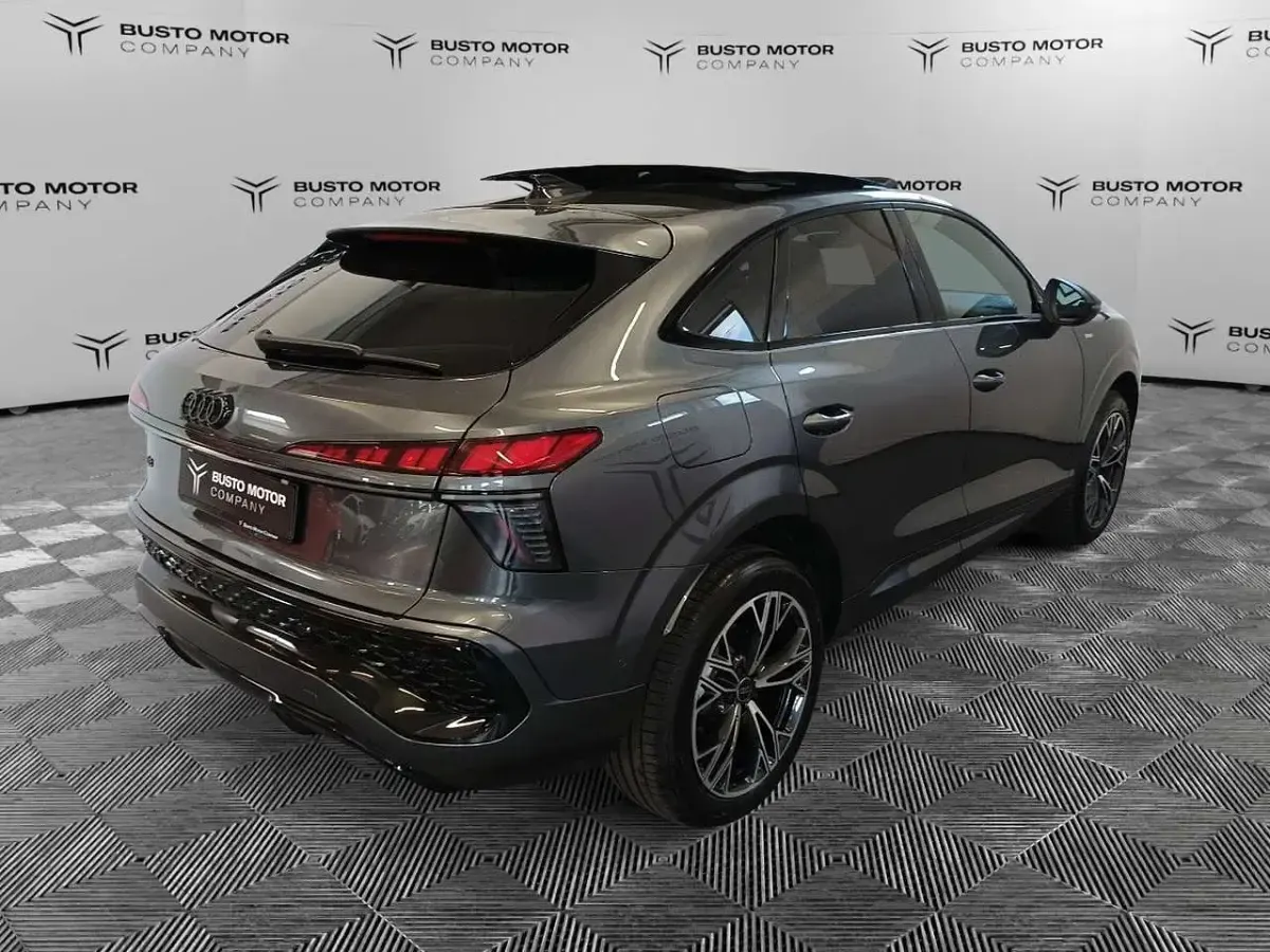 Nuova Audi Q3 S-Line 150 CV (110 kW) 2026 Grigio SUV