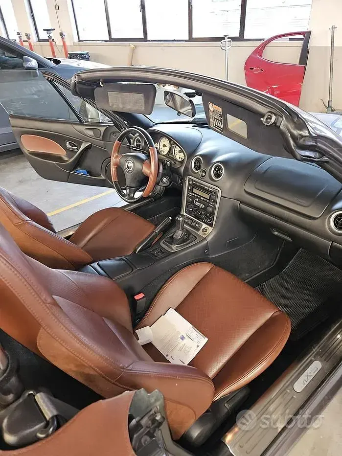 Usata Mazda MX5 110 CV (80 kW) 2002 Grigio Cabrio