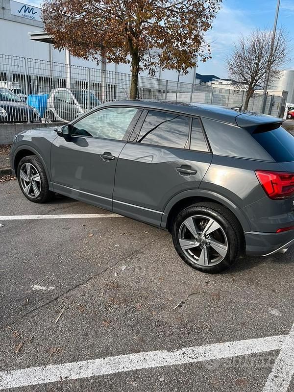 Usata Audi Q2 116 CV (85 kW) 2017 Grigio SUV