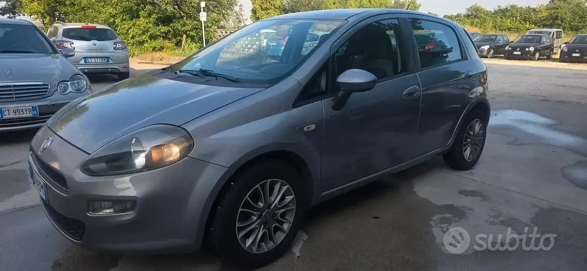 Usata Fiat Grande Punto 95 CV (69 kW) 2012 Grigio Utilitaria