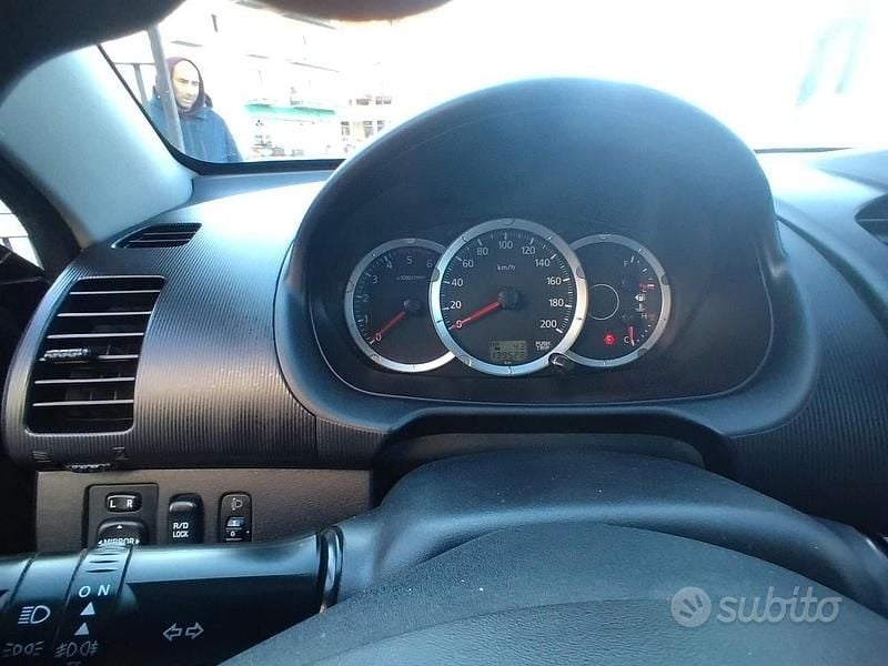 Usata Mitsubishi L200 Invite 136 CV (100 kW) 2014 Blu Pick-up