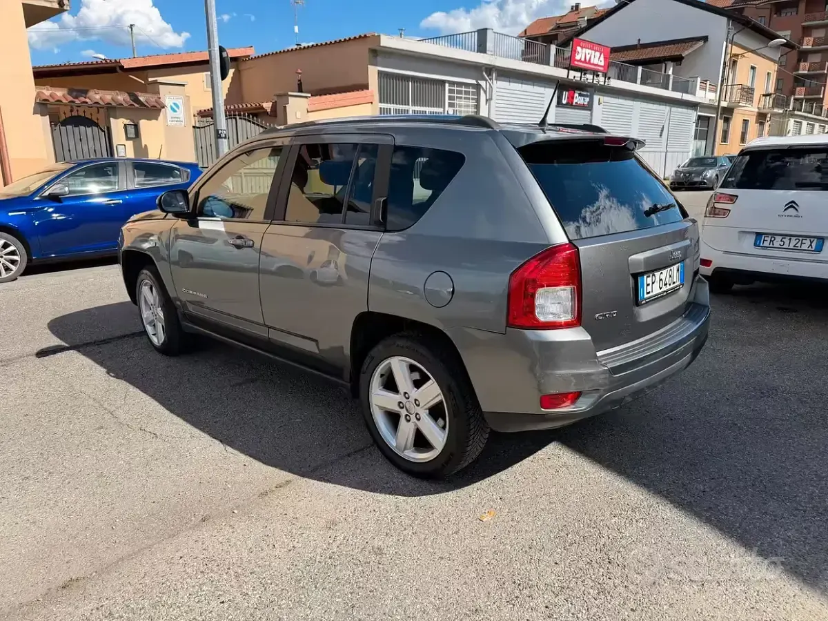 Usata Jeep Compass Sport 136 CV (100 kW) 2012 Verde SUV