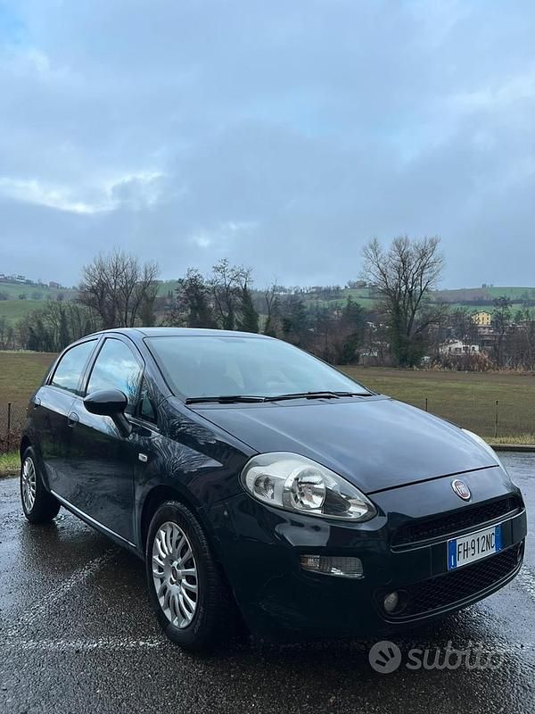 Usata Fiat Punto 95 CV (69 kW) 2017 Blu Berlina