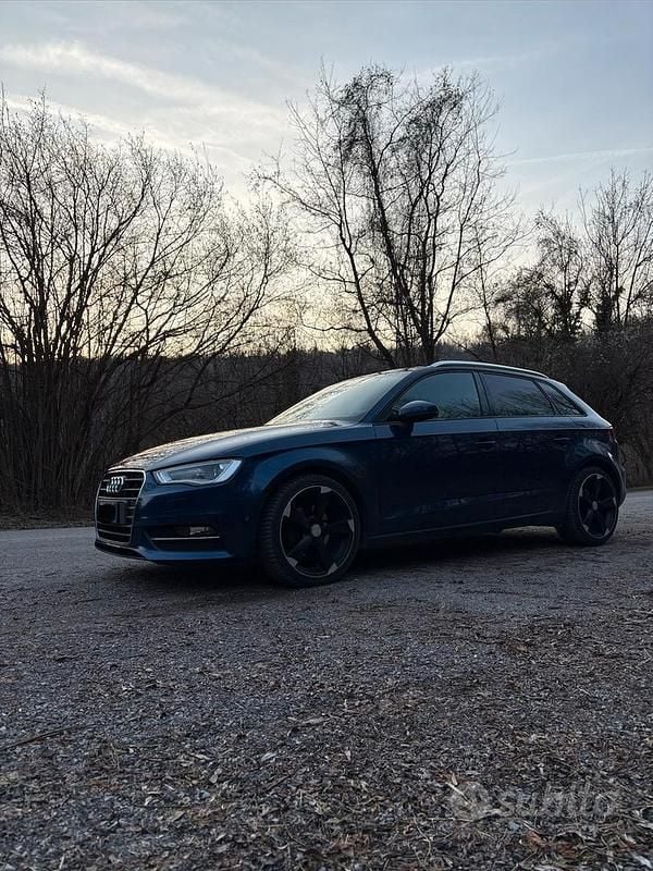 Blu Usata 2016 Audi A3 Tre volumi | 16.000 € (Molto cara) - Immagine 1/4