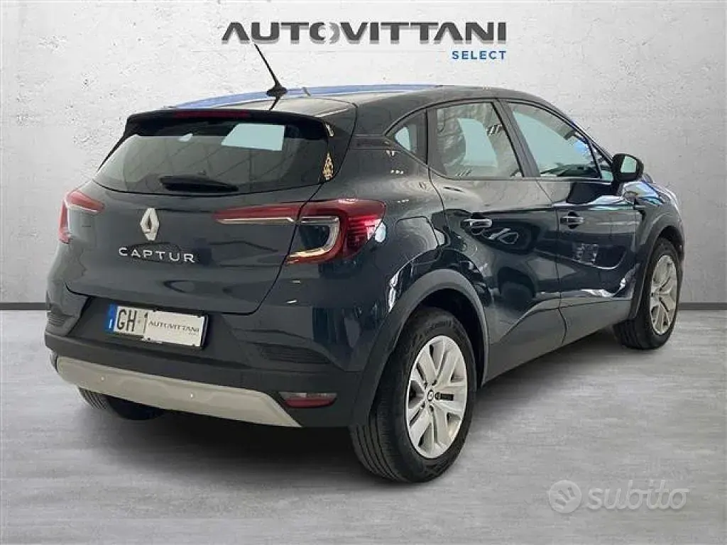 Usata Renault Captur Zen 101 CV (74 kW) 2022 Blu scuro SUV