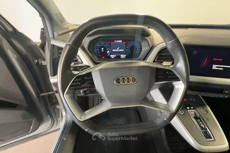 Usata Audi Q4 e-tron Comfort 69 kW (95 CV) 2023 Gray SUV