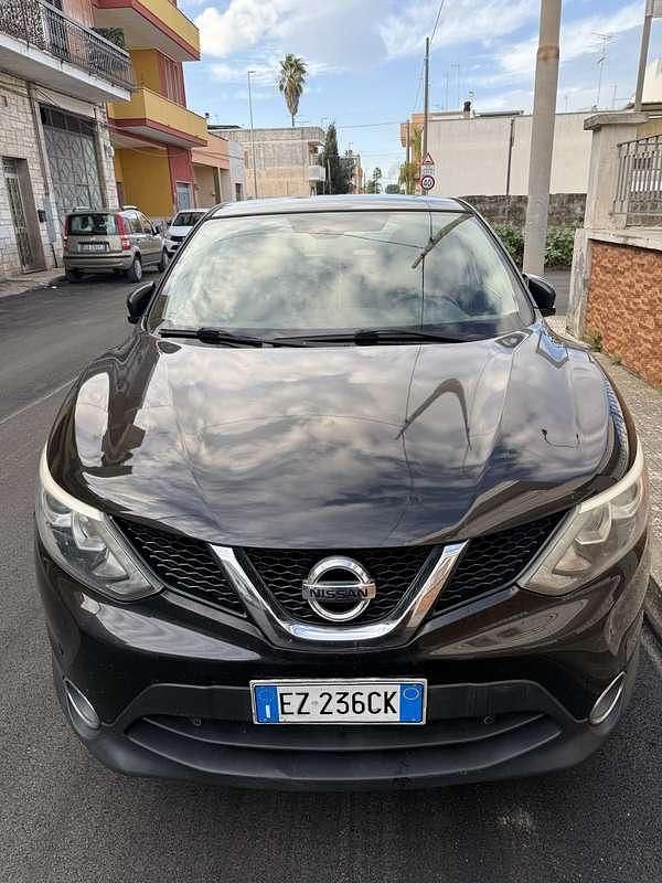 Usata 2015 Nissan Qashqai Tekna SUV | 10.500 € (Ottimo prezzo) - Immagine 1/4