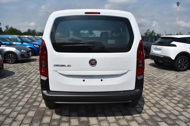 Usata Fiat Doblò 130 CV (95 kW) 2023 Bianco Monovolume