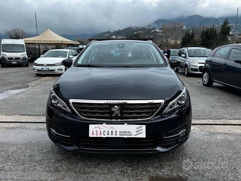 Usata Peugeot 308 Allure 130 CV (95 kW) 2019 Blu Berlina