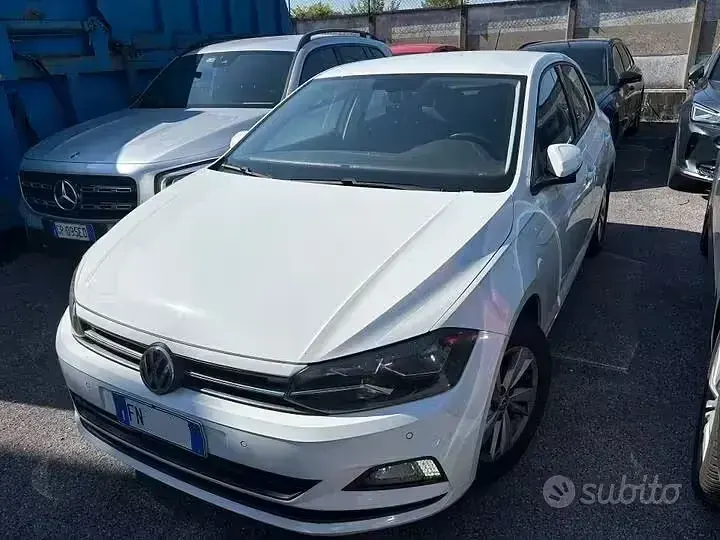 Usata VW Polo Comfortline 90 CV (66 kW) 2018 Bianco Utilitaria