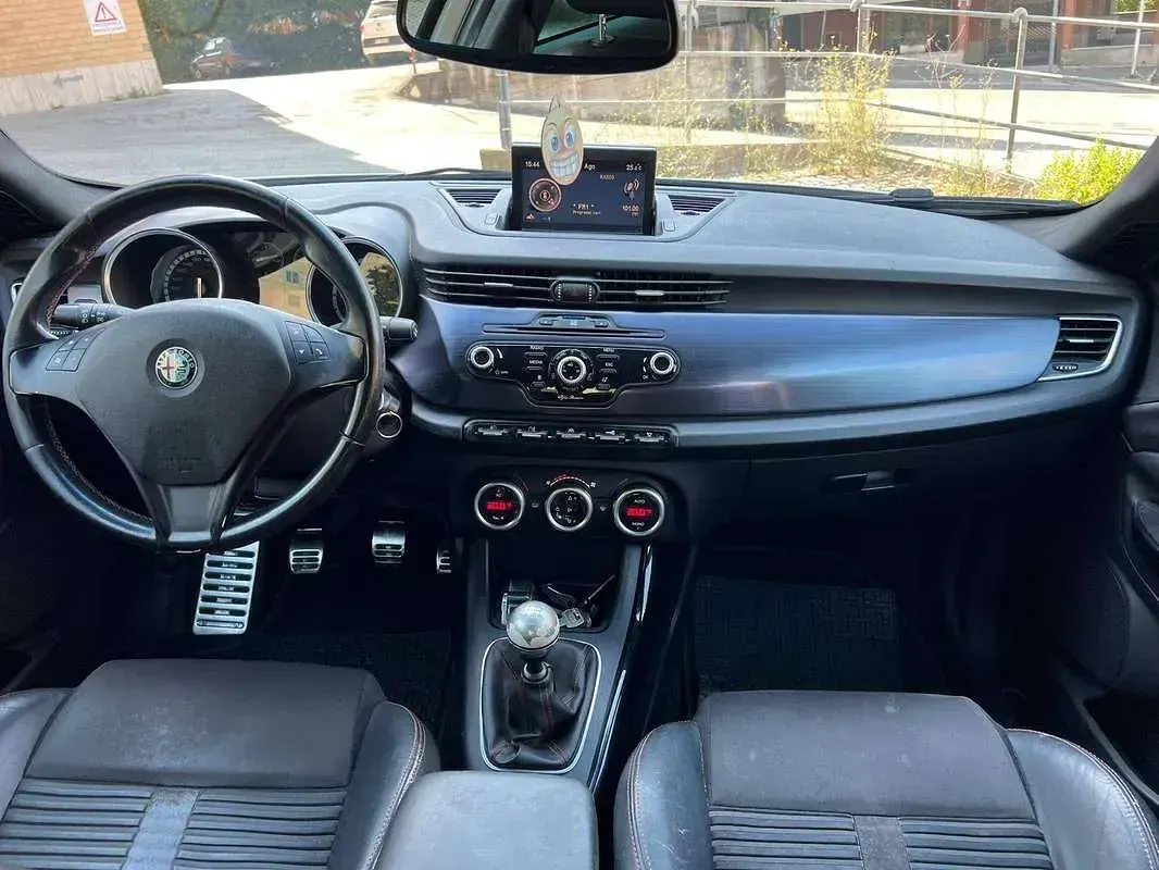 Usata Alfa Romeo Giulietta Distinctive 105 CV (77 kW) 2010 Bianco Utilitaria