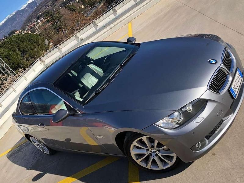 Usata BMW 325 Comfort Edition 197 CV (144 kW) 2007 Argento Coupé