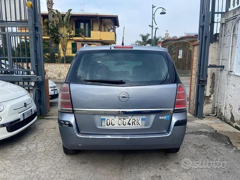 Usata Opel Zafira Cosmo 94 CV (69 kW) 2006 Grigio Monovolume