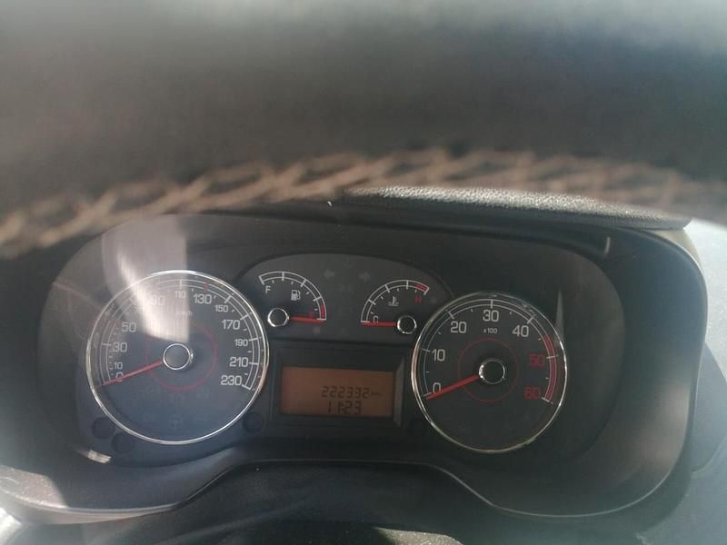 Usata Fiat Grande Punto Emotion 119 CV (87 kW) 2009 Nero Utilitaria