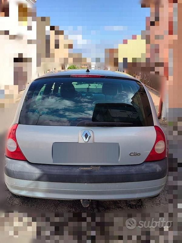 Usata Renault Clio II 58 CV (42 kW) 2003 Berlina