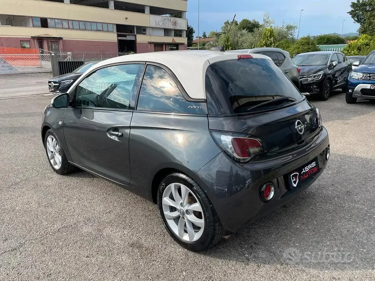 Usata Opel Adam 69 CV (50 kW) 2017 Grigio Utilitaria