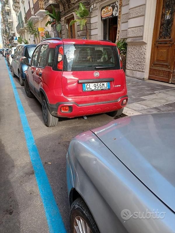 Usata Fiat Panda Cross Cross 69 CV (50 kW) 2022 Rosso Utilitaria