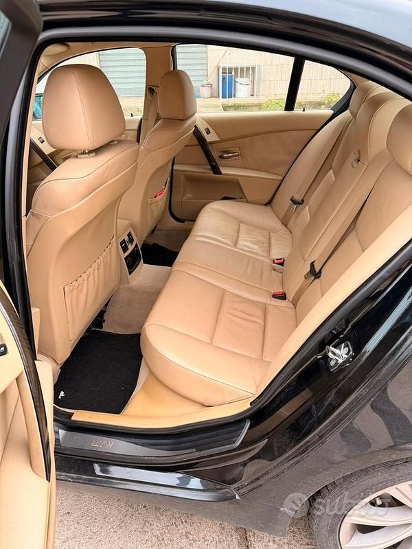 Begagnad BMW 525 2006 Sedan