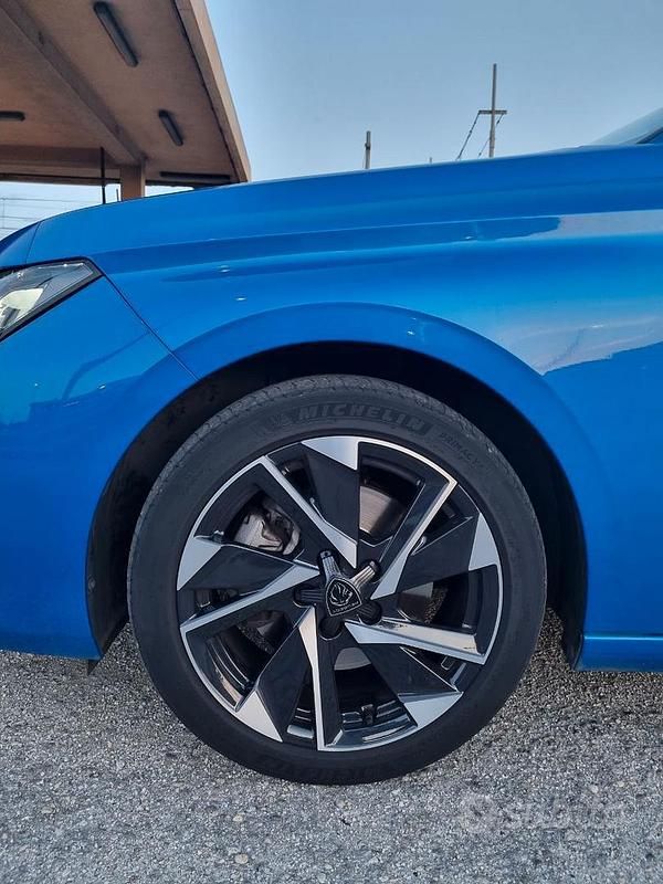 Usata Peugeot 308 131 CV (96 kW) 2022 Berlina