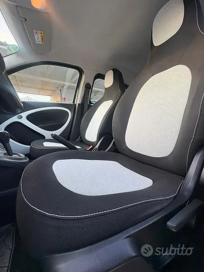 Usata Smart ForFour Passion 71 CV (52 kW) 2016 Nero Utilitaria
