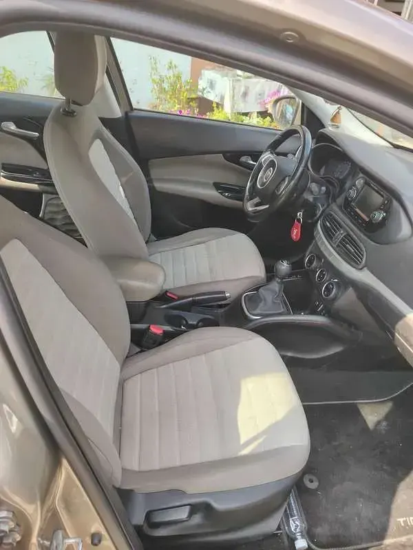 Usata Fiat Tipo Lounge 95 CV (69 kW) 2016 Berlina