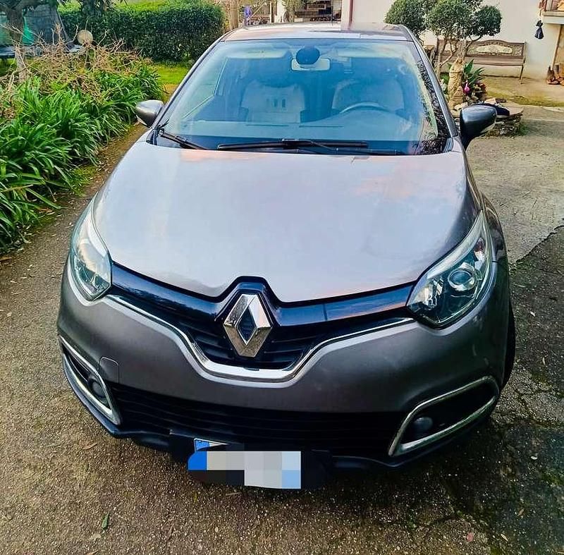 Usata Renault Captur 90 CV (66 kW) 2013 Grigio SUV