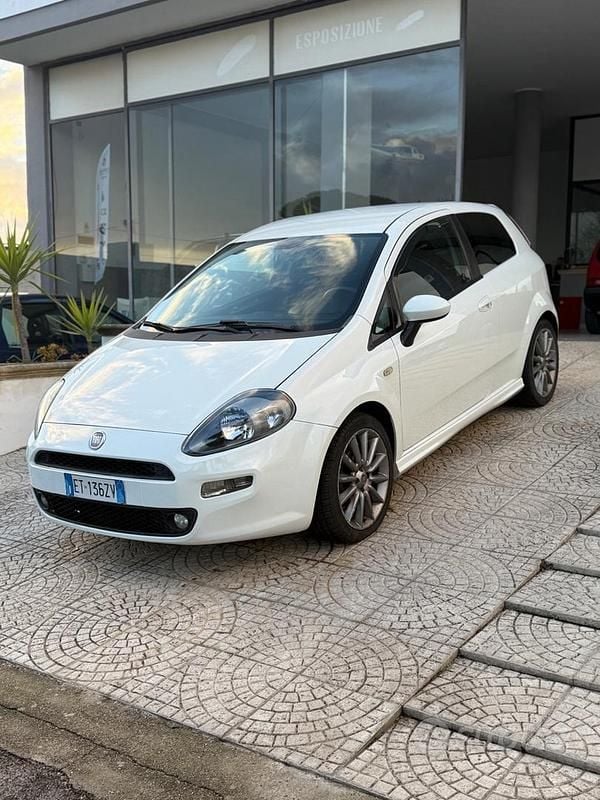 Usata Fiat Punto Sport 75 CV (55 kW) 2014 Bianco Utilitaria