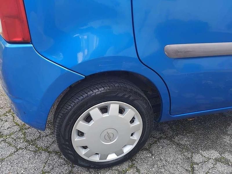 Usata Opel Agila Club 58 CV (42 kW) 2003 Blu/azzurro Utilitaria