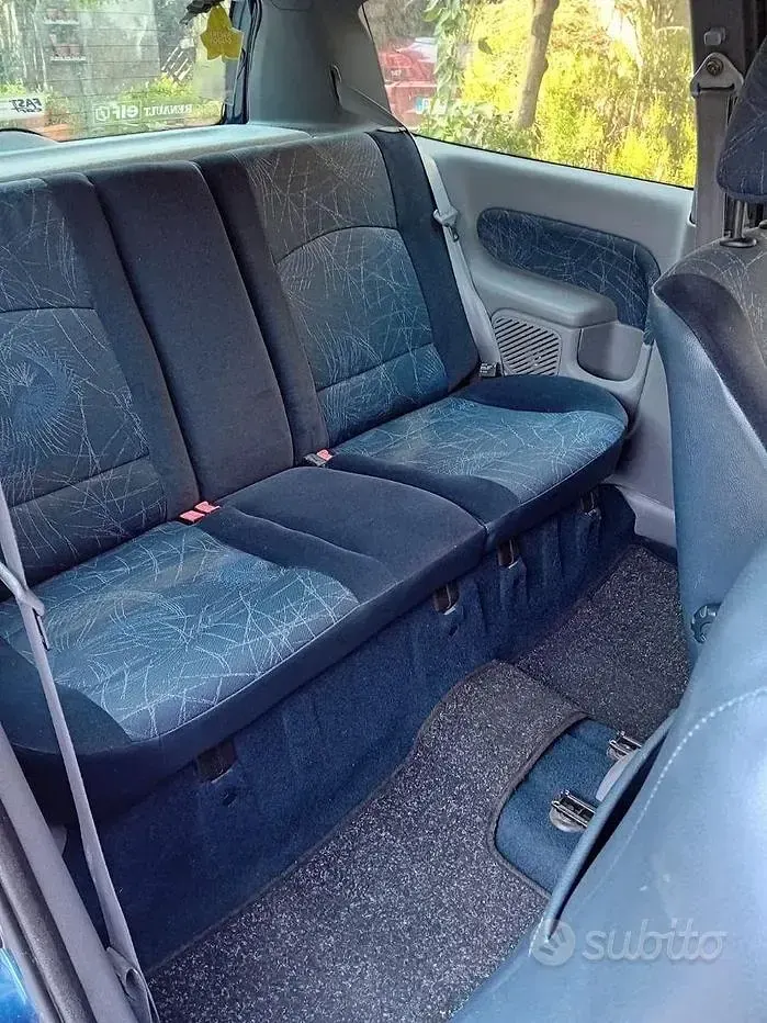 Usata Renault Clio 98 CV (72 kW) 2001 Bluazzurro Berlina