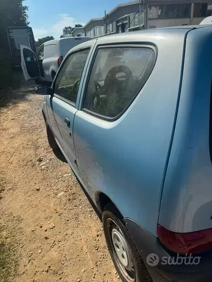 Usata Fiat 600 54 CV (39 kW) 2001 Bluazzurro Berlina