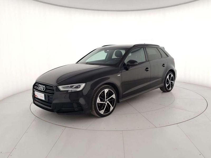 Nero metallizzato Usata 2019 Audi A3 Admired Tre volumi | 17.300 € (Buon prezzo) - Immagine 1/4