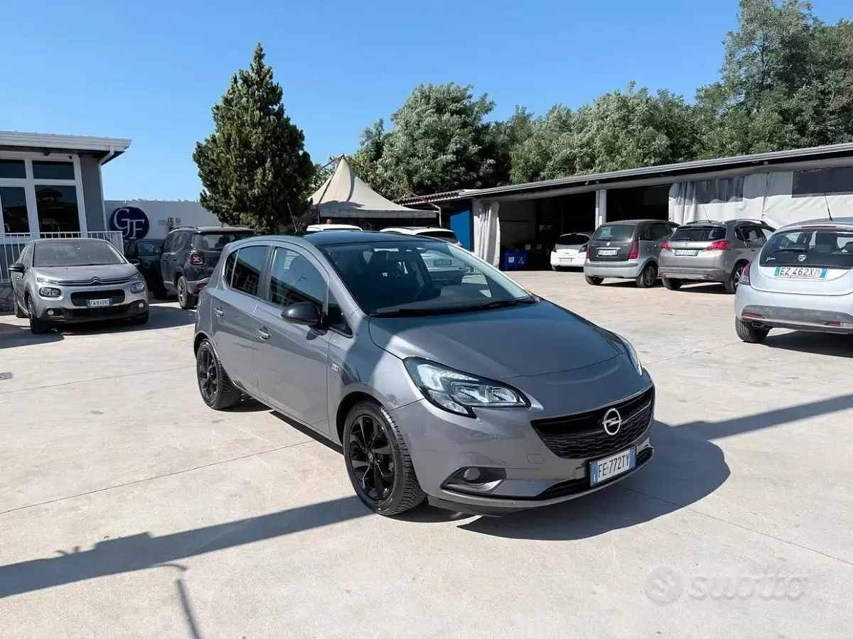 Usata Opel Corsa Cosmo 90 CV (66 kW) 2016 Grigio Utilitaria