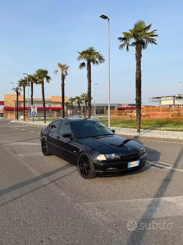 Usata BMW 323 M Sport 170 CV (125 kW) 2000 Nero Berlina
