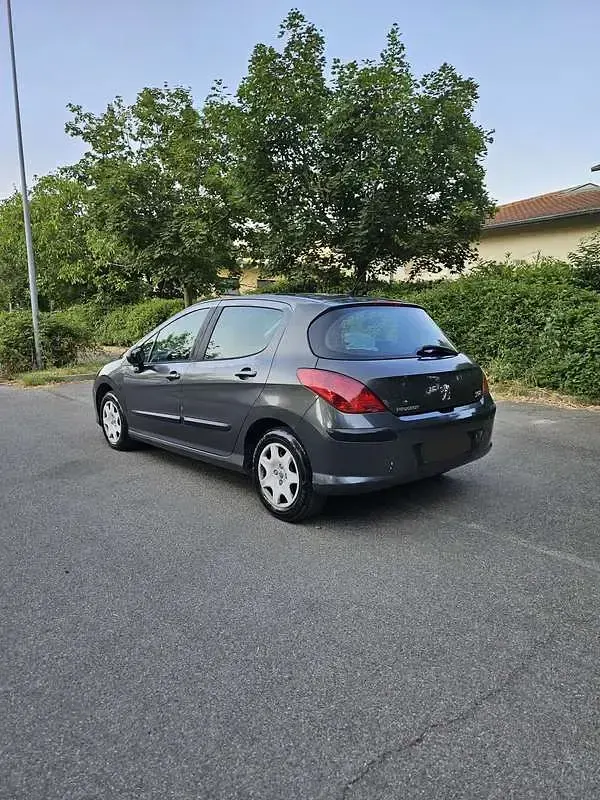 Usata Peugeot 308 Business-Line 92 CV (67 kW) 2011 Grigio Berlina