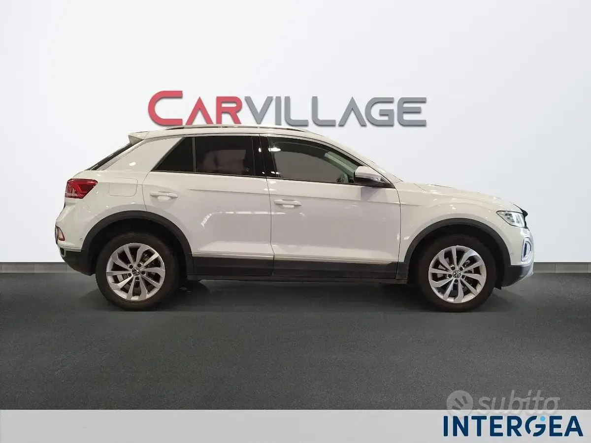Usata VW T-Roc Life 116 CV (85 kW) 2022 Bianco SUV