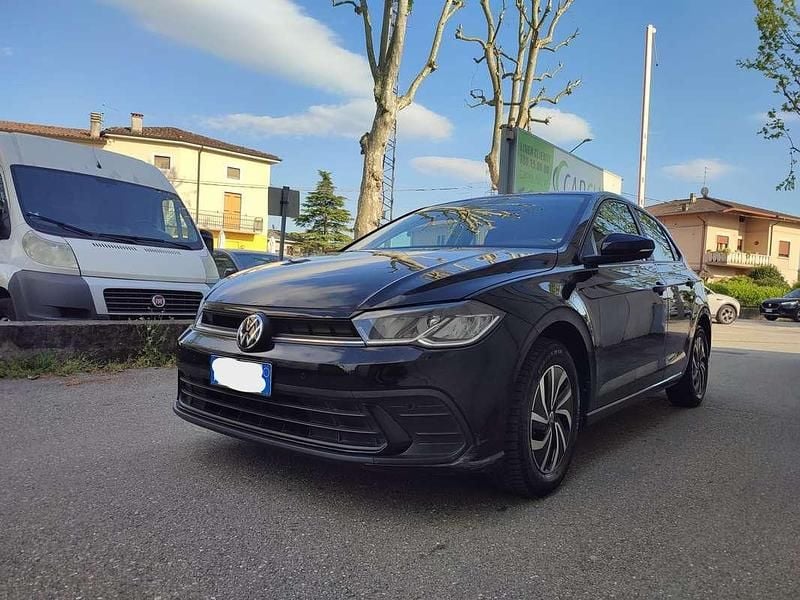 Usado VW Polo 86 CV (63 kW) 2021 Negro Utilitario