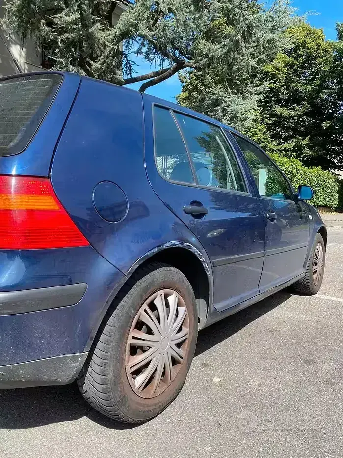 Usata VW Golf IV Comfortline 105 CV (77 kW) 2001 Blu/azzurro Berlina