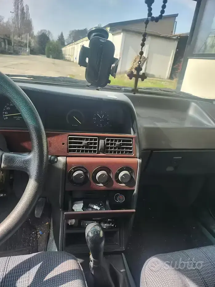 Usata Lancia Dedra 88 CV (64 kW) 1989 Nero Berlina