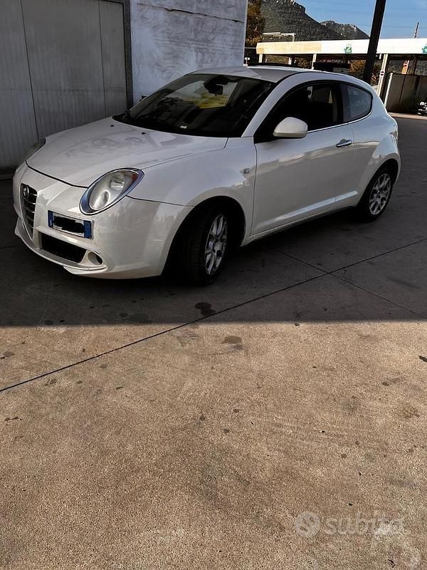 Bianco Usata 2010 Alfa Romeo MiTo Due volumi | 500 € - Immagine 1/4