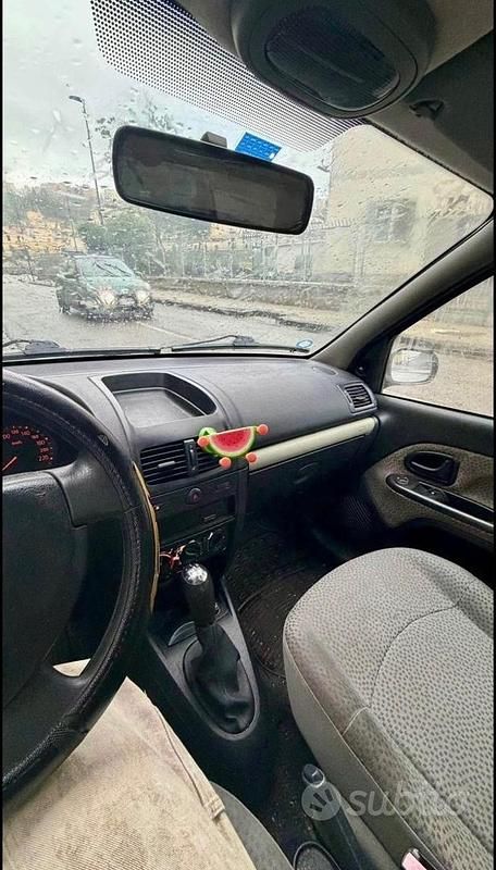 Usata Renault Clio II 68 CV (50 kW) 2006 Grigio Utilitaria