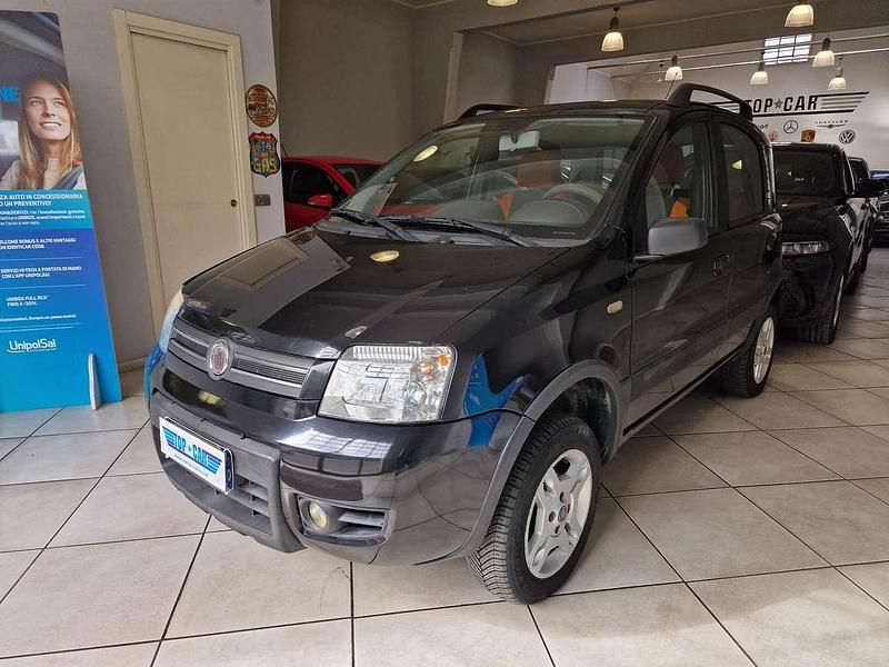 Usata Fiat Panda 4x4 Climbing 69 CV (50 kW) 2007 Nero notte Utilitaria