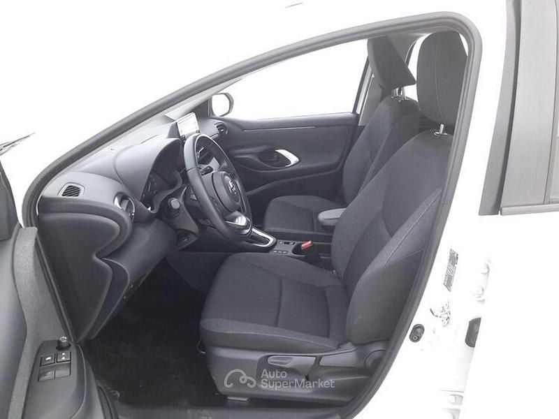 Usata Toyota Yaris 116 CV (85 kW) 2021 Bianco Utilitaria