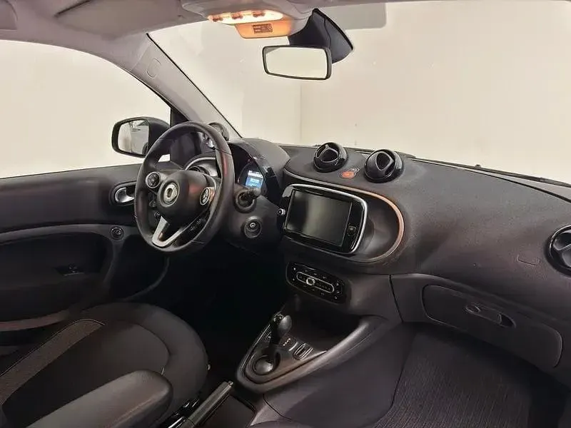 Usata Smart ForTwo Coupé Pure 60 kW (82 CV) 2021 Nero Utilitaria