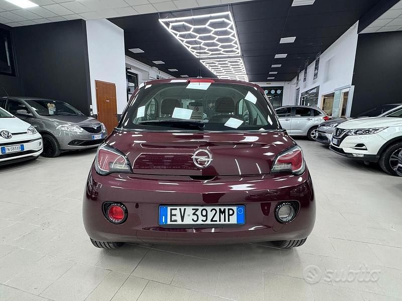 Usata Opel Adam 70 CV (51 kW) 2014 Rosso Utilitaria
