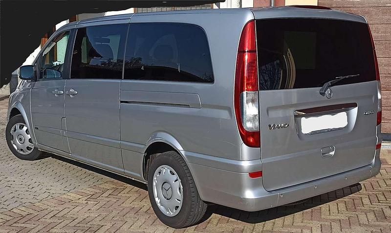 Usata Mercedes Viano 116 CV (85 kW) 2010 Argento Monovolume