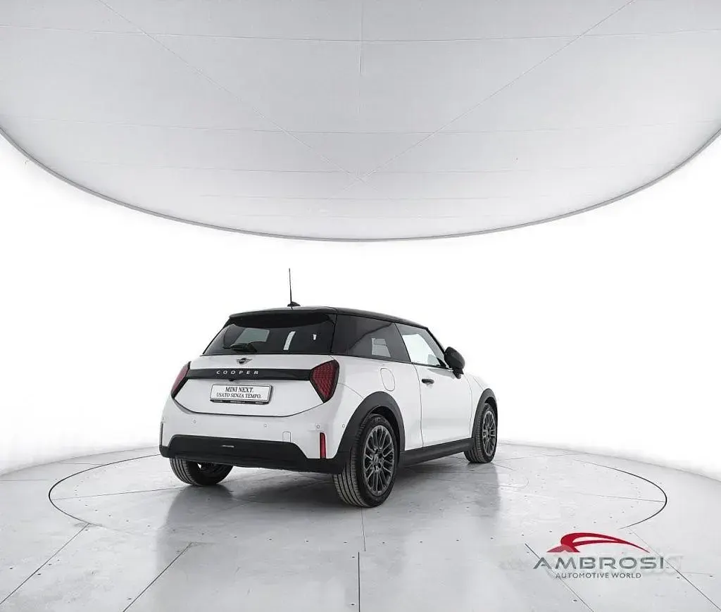 Nuova Mini Cooper Classic 114 kW (156 CV) 2025 Bianco Utilitaria
